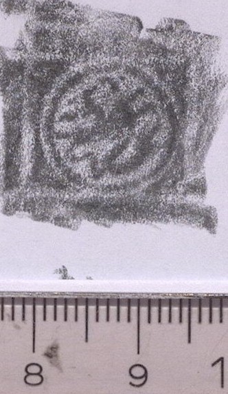 Image Description for https://www.hist-einband.de/Bilder/HAB/Ms. theol. lat. 182 EBS Schwan.jpg