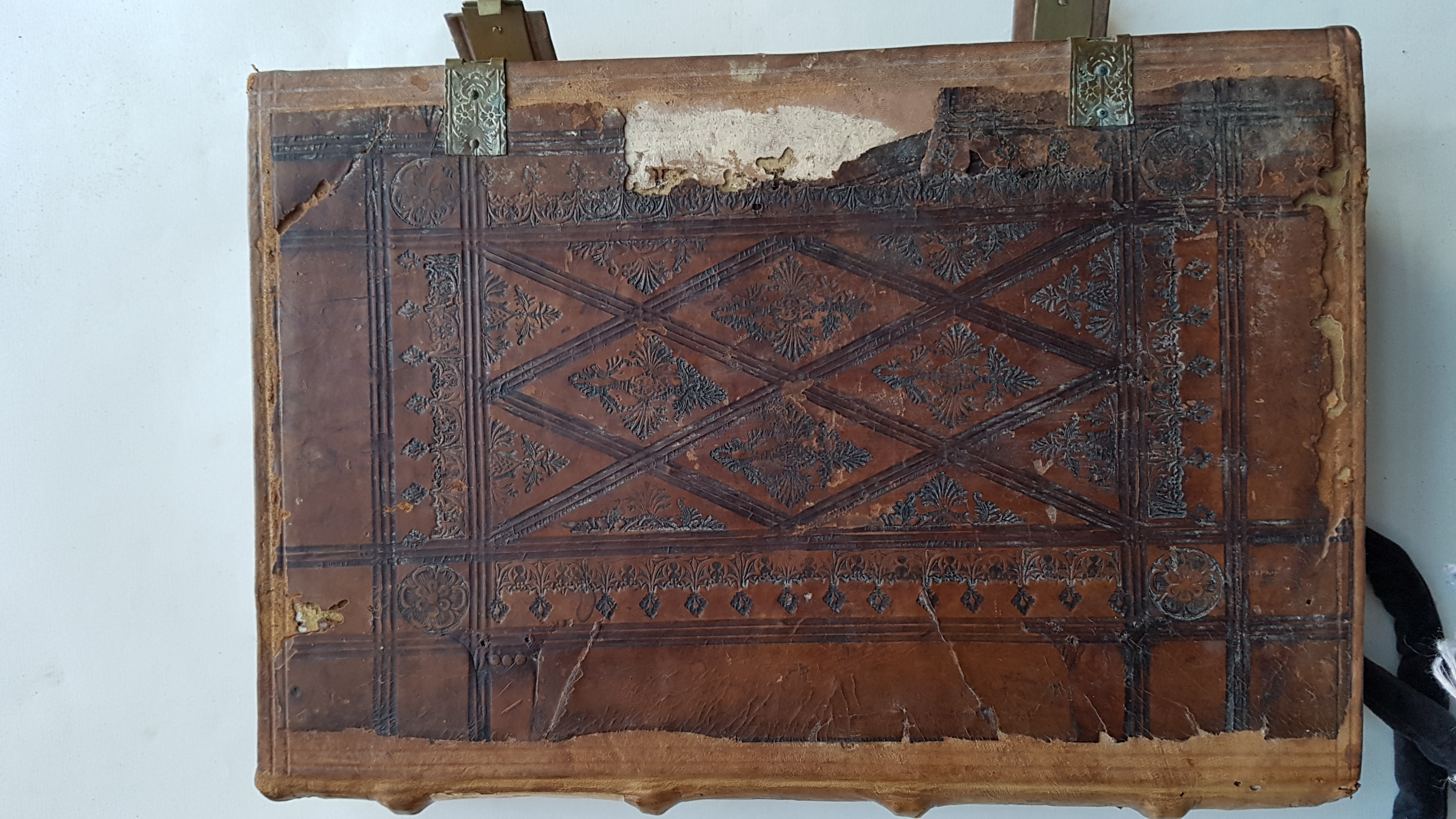 Image Description for https://www.hist-einband.de/Bilder/SBB/barth_k_2d24_vd.jpg