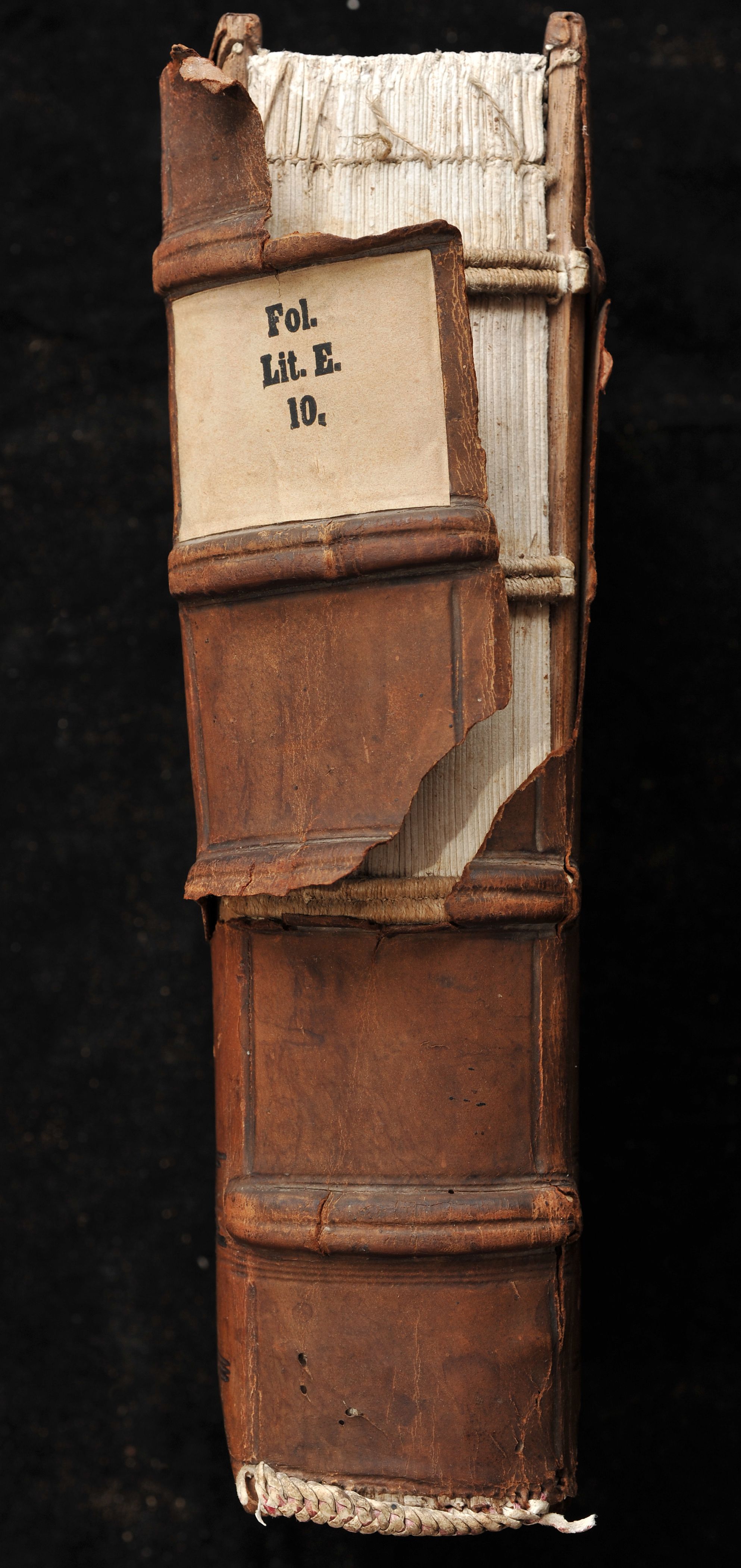 Image Description for https://www.hist-einband.de/Bilder/SBB/barth_k_2e10_br.jpg