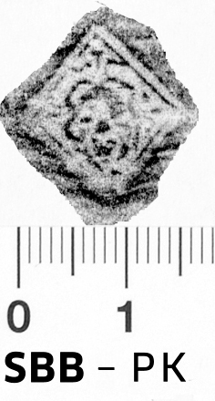 Image Description for https://www.hist-einband.de/Bilder/SBB/bg_pb_abd_loewenkopf_rhombus_17x16.jpg