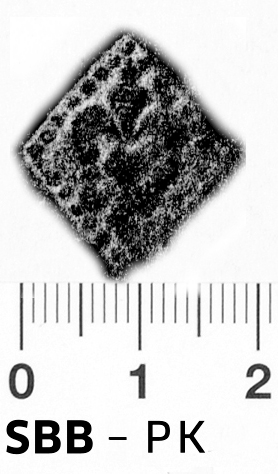 Image Description for https://www.hist-einband.de/Bilder/SBB/bg_pb_brsf_lilie_mbrhomb_abschlusslilienf_rhombus_22x19.jpg